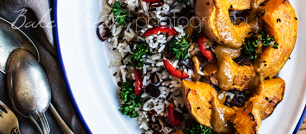 Arroz salvaje con calabaza y tahini de mandarina