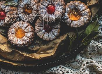 Flores de jalea y guindas, vuelta a los dulces vintage
