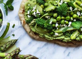 Hummus griego con pan naan