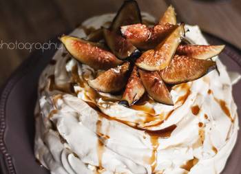 Pavlova de higos y mascarpone