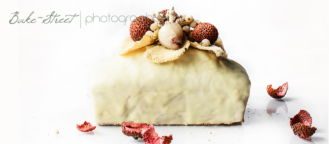 Coconut and lychees cake with white chocolate