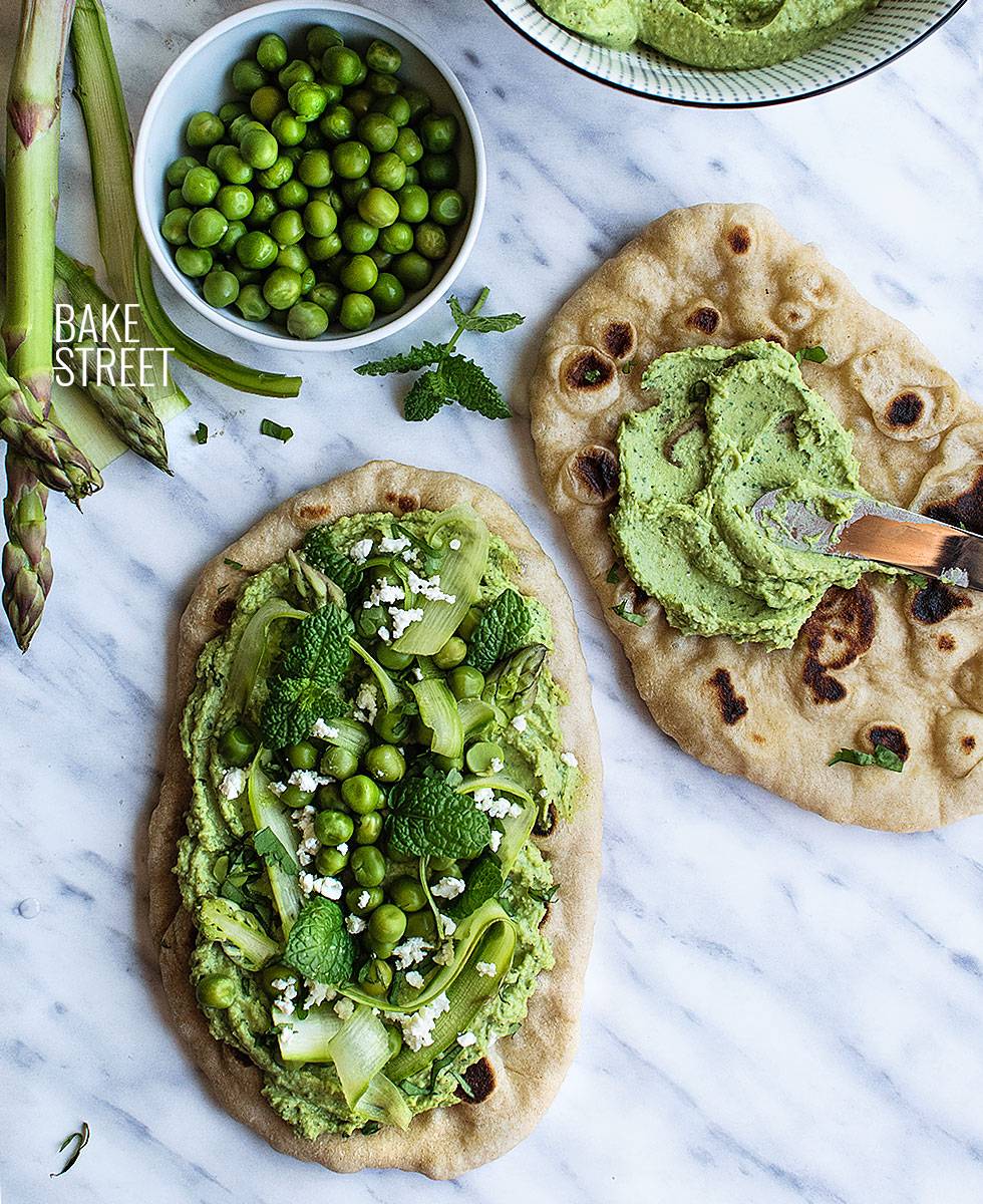 Hummus griego con pan naan