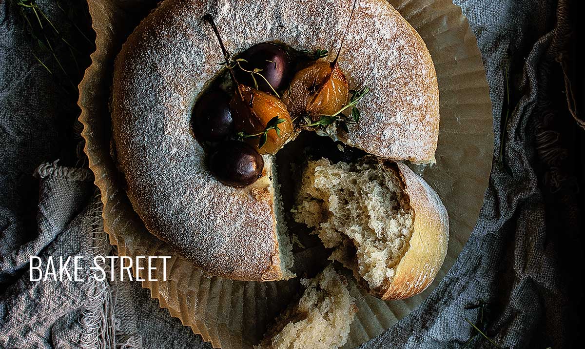 Country bread with grapes and blue cheese