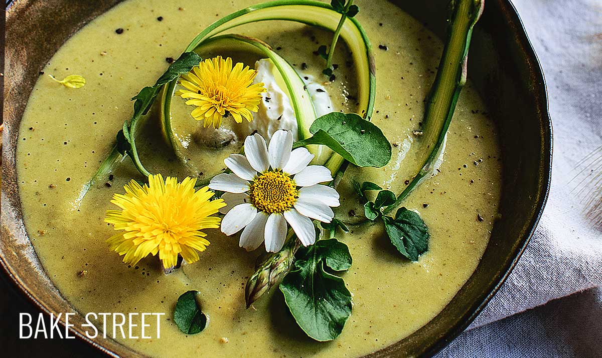 Cream of asparagus, lemon and green tomato with tahini