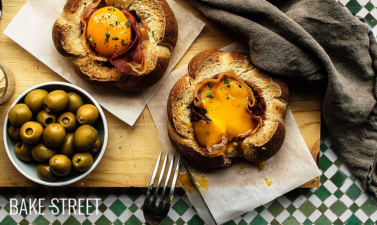 Eggs in a bread nest 