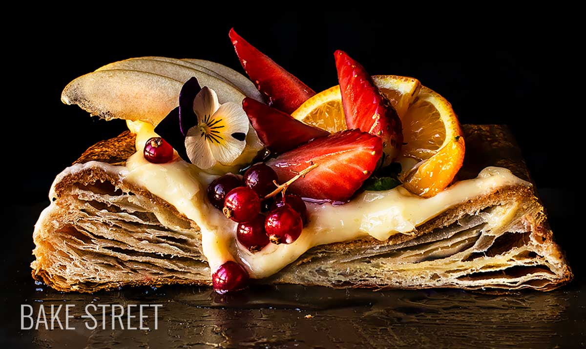 Puff pastry tart with fruits