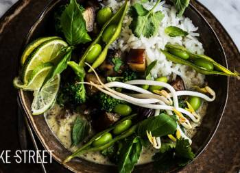 Vegan green curry with jasmine rice