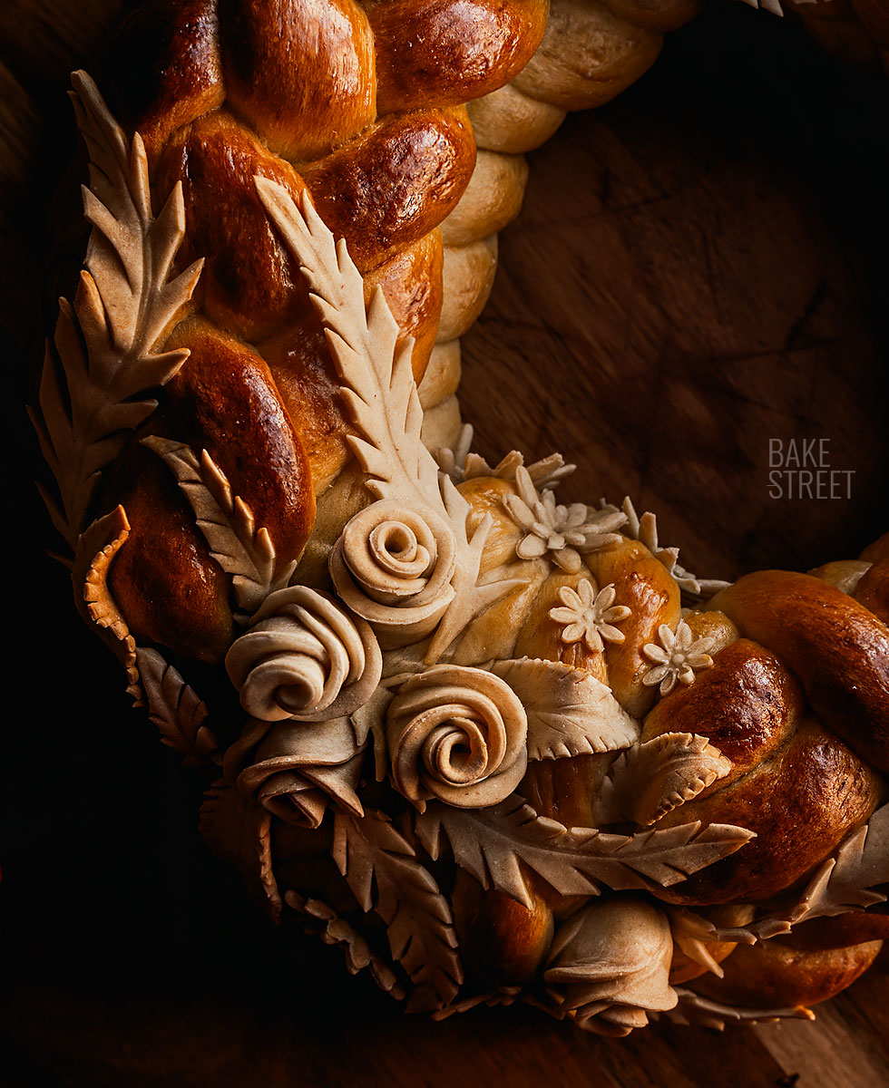 Moldovan Round Braided Bread - Colaci 