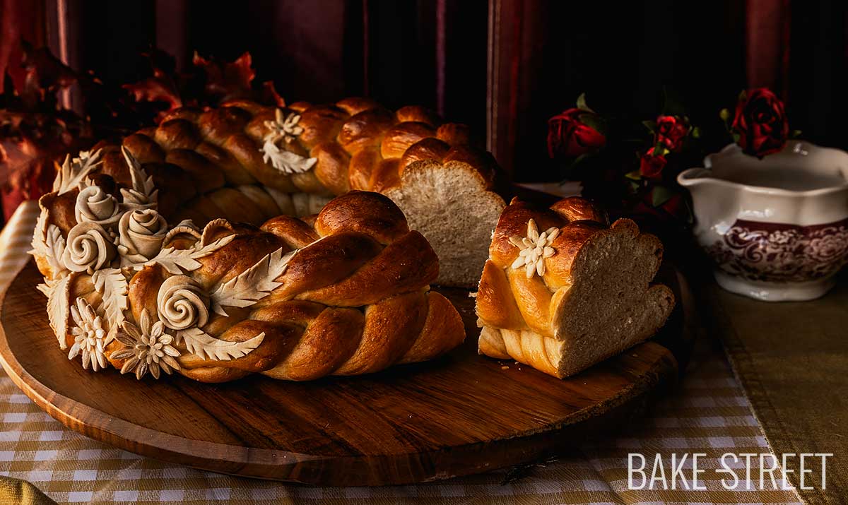 Colac Moldovenesc – Moldavian sweet bread