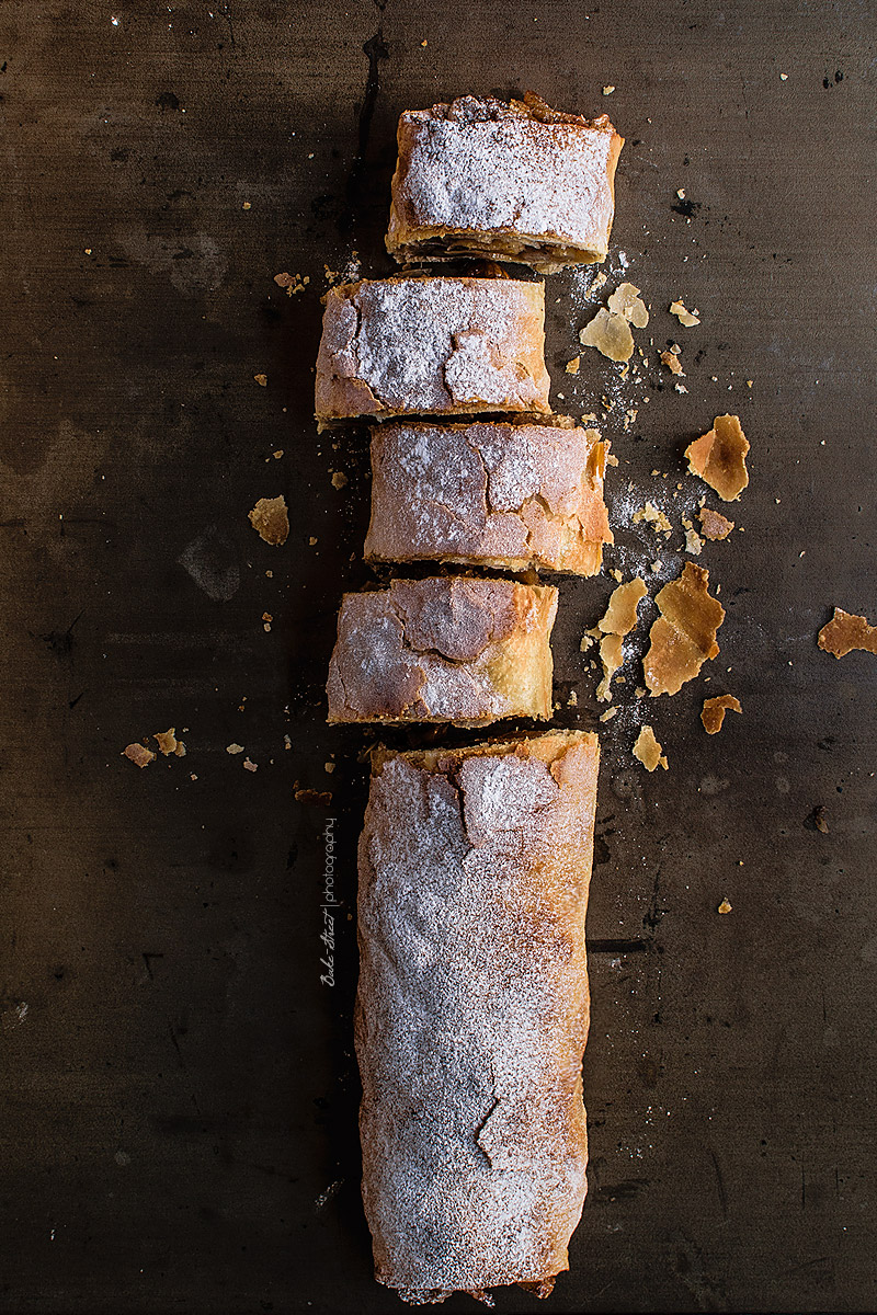 Strudel, con elaboración de masa filo {Vídeo receta}