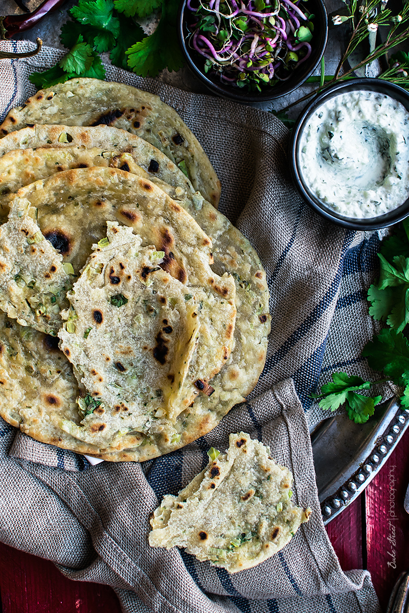 Laccha Paratha con cilantro y ajo