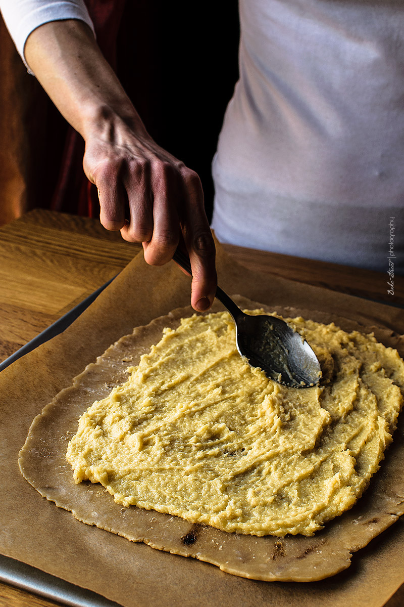 Galette de membrillo, crema de almendra y pistachos