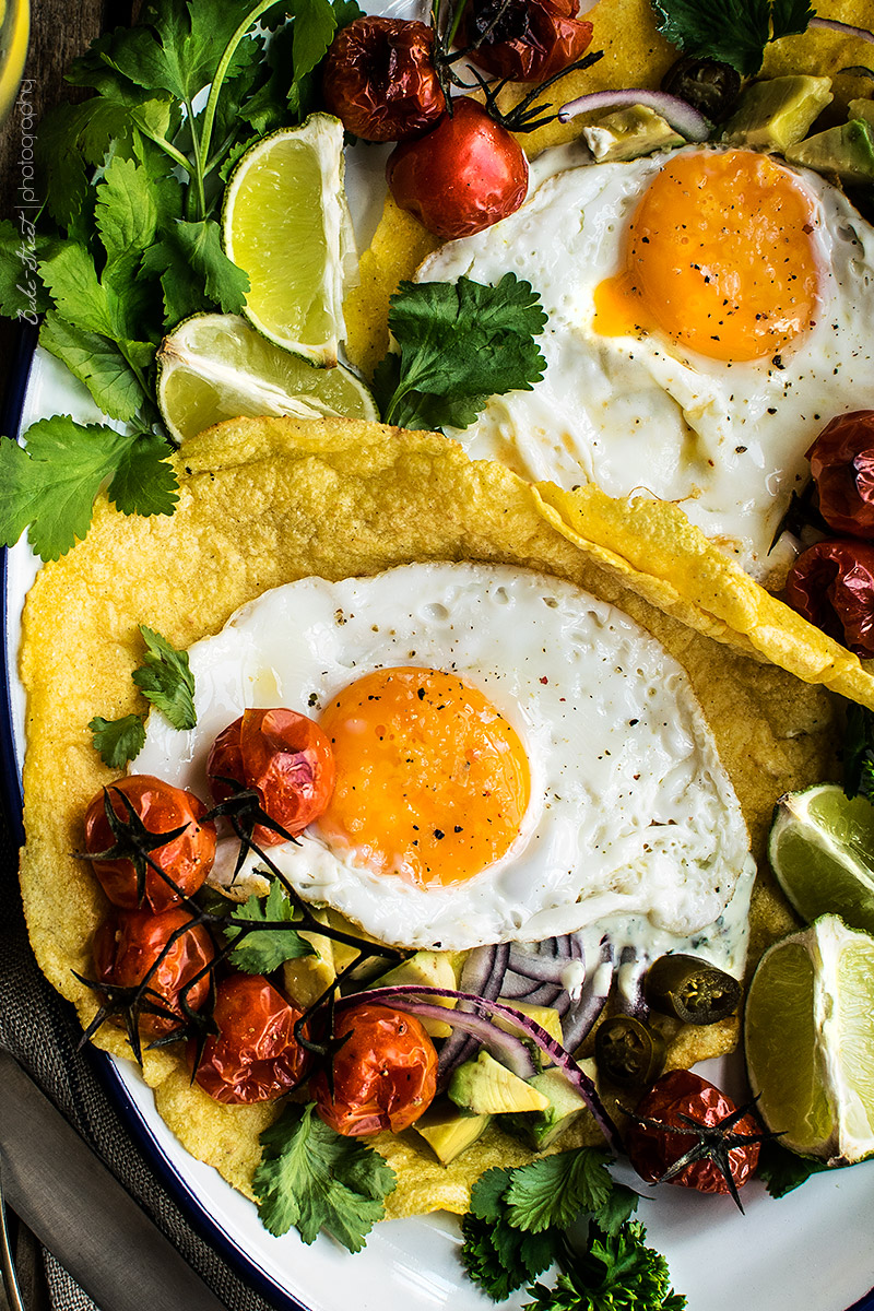 Tortillas de maíz con huevos a la plaza