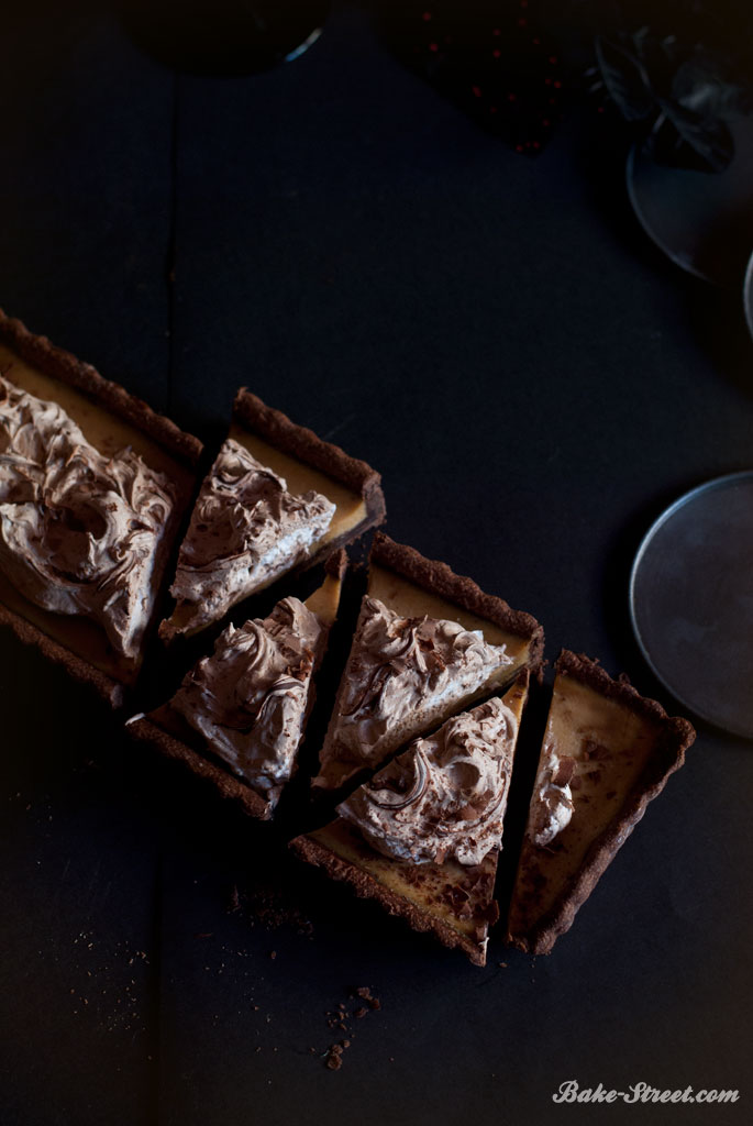 El jinete sin cabeza: Dark Chocolate Pumpkin Pie by Katrina Van Tassel