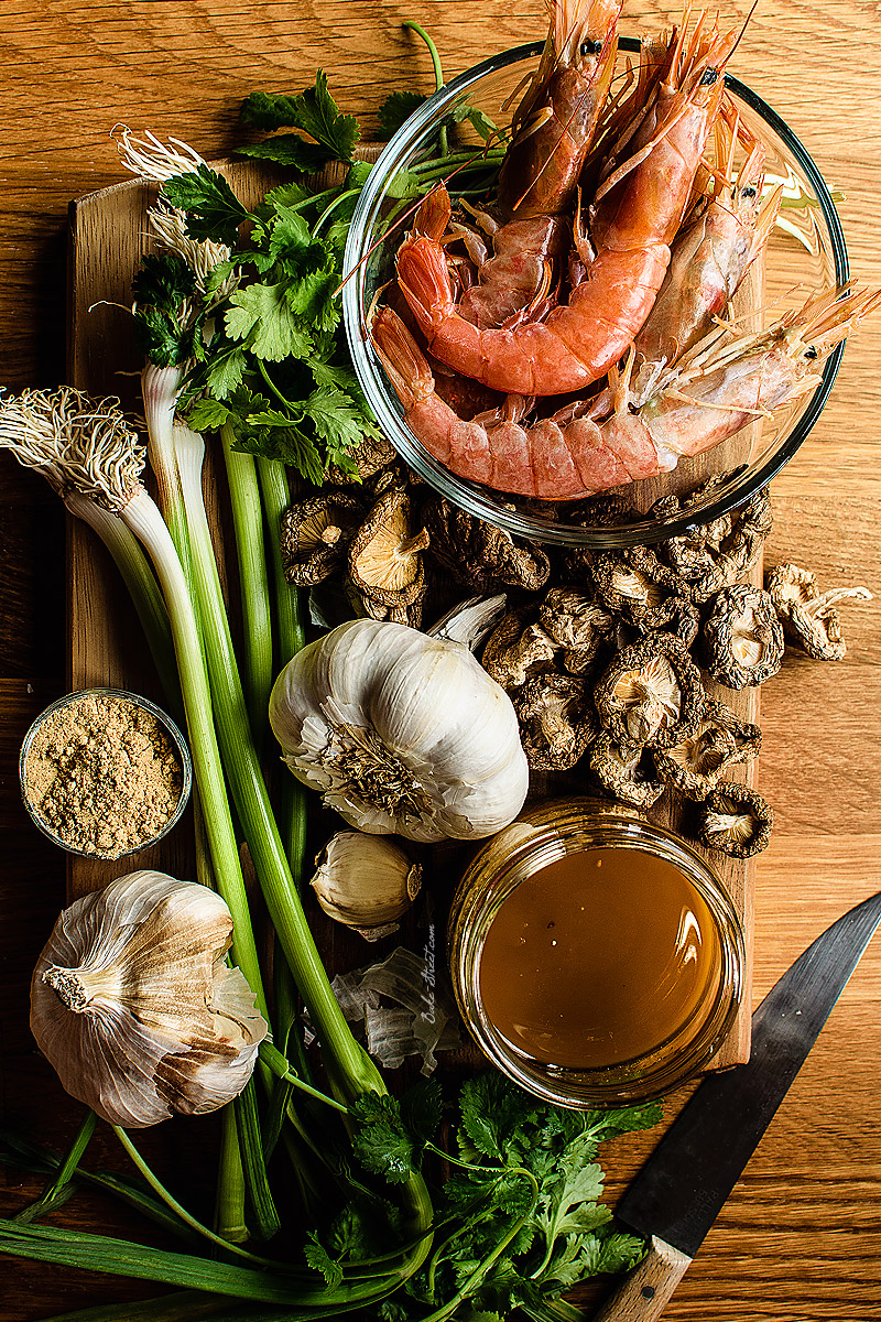 Wontons de gambas con salsa estilo Sichuan