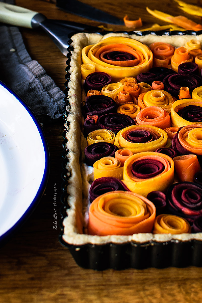 Pastel salado de rosas de zanahoria