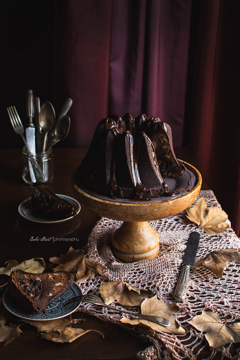 Tunnel of fudge cake