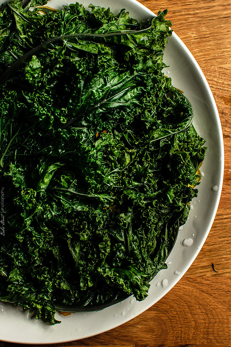Calabaza asada con kale, feta y granada