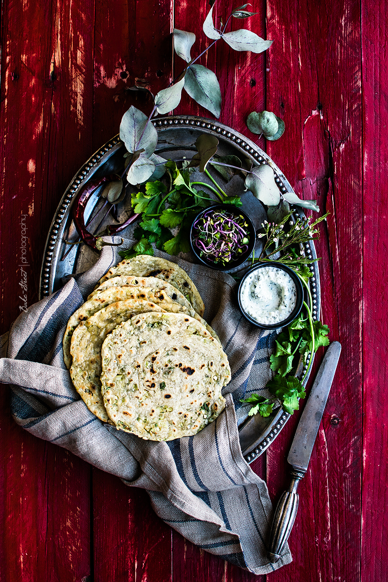 Laccha Paratha con cilantro y ajo