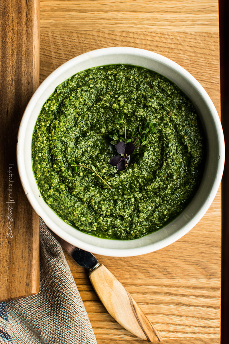 Tostas de pesto con Kale y crema de jengibre