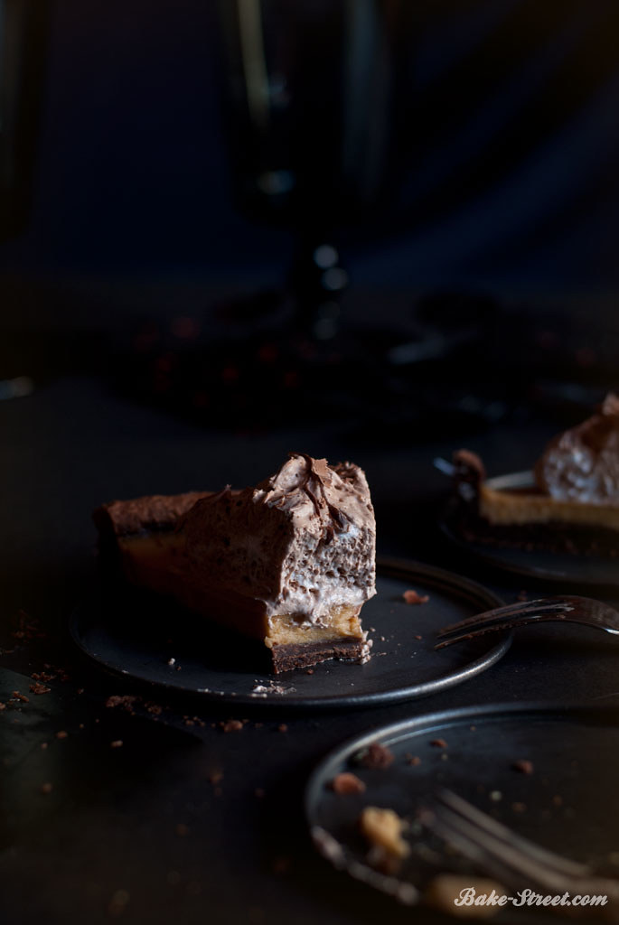 El jinete sin cabeza: Dark Chocolate Pumpkin Pie by Katrina Van Tassel