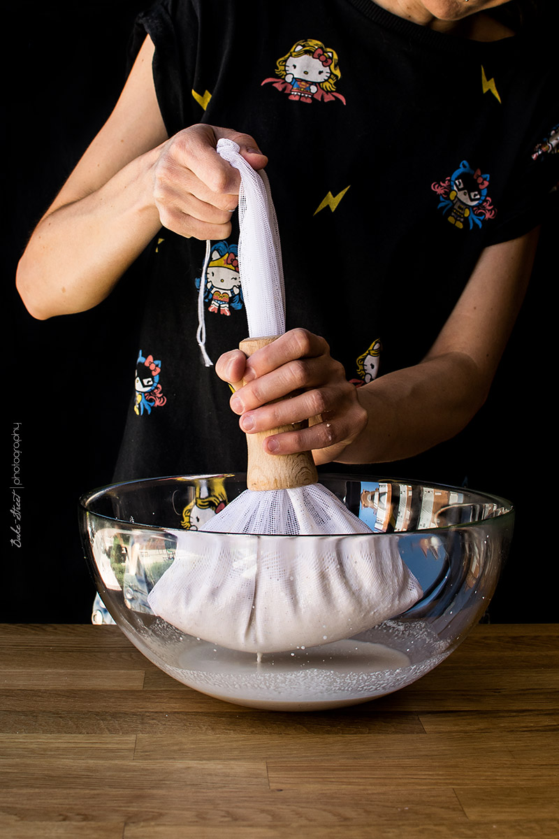 Cómo hacer leche de almendras