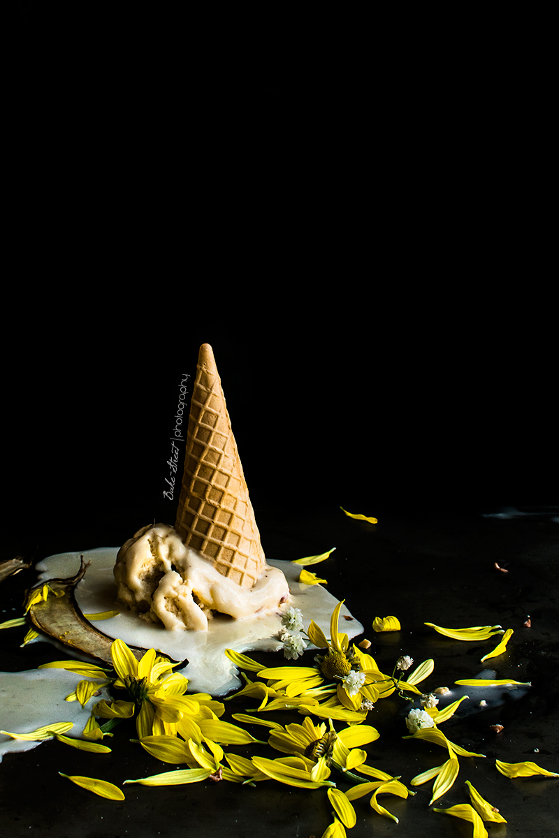 Helado de beurre noisette con chips de plátano