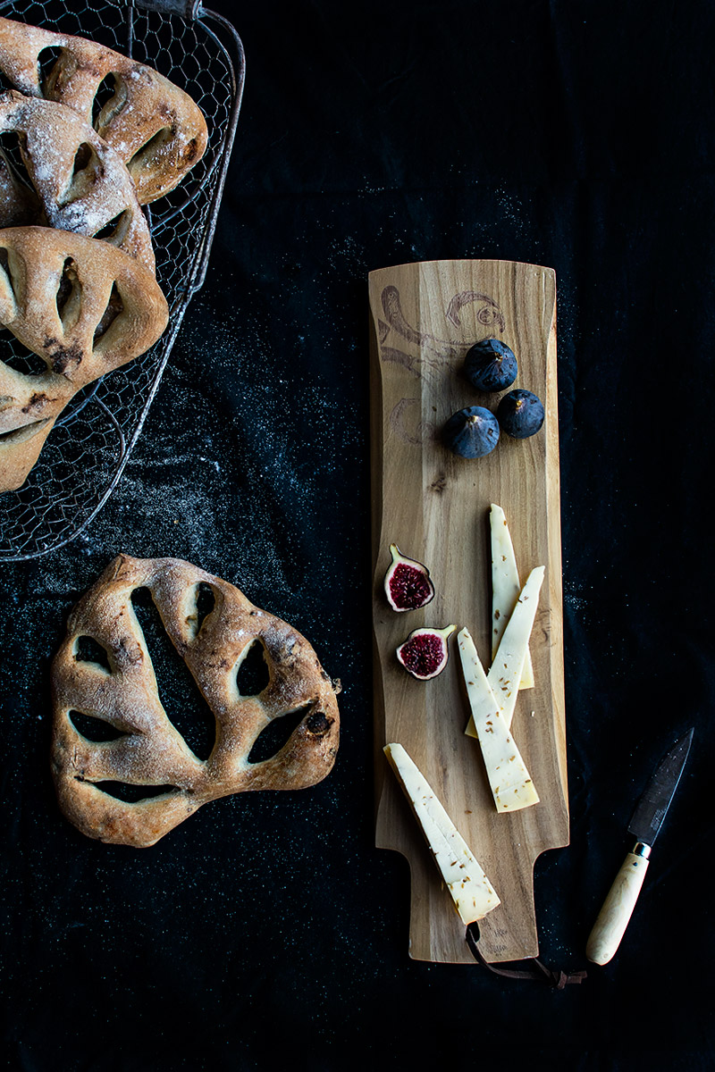 Fougasse con dátiles y pistachos