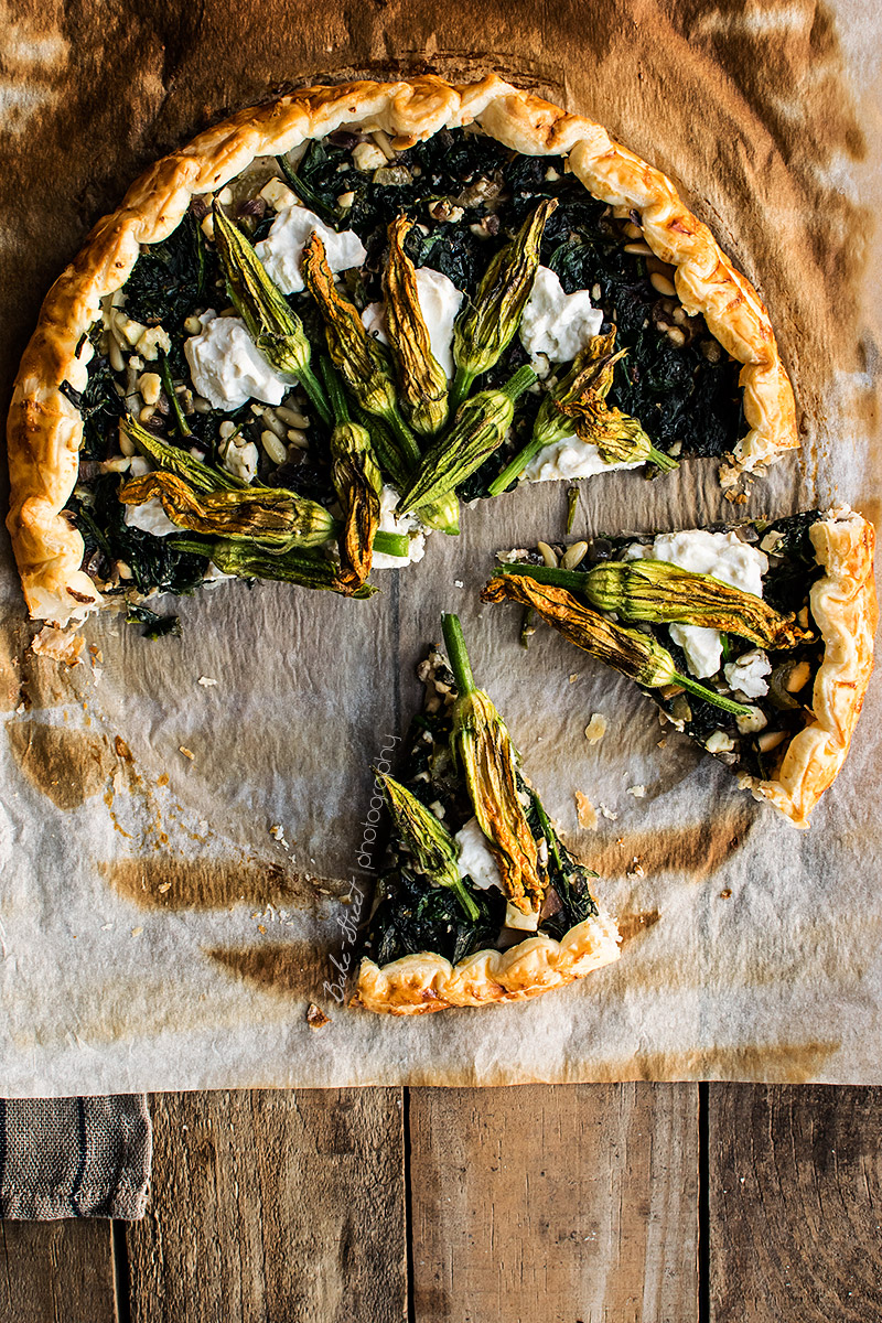 Pastel de Córcega con flores de calabacín