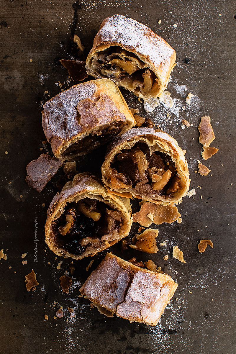 Strudel, con elaboración de masa filo {Vídeo receta}