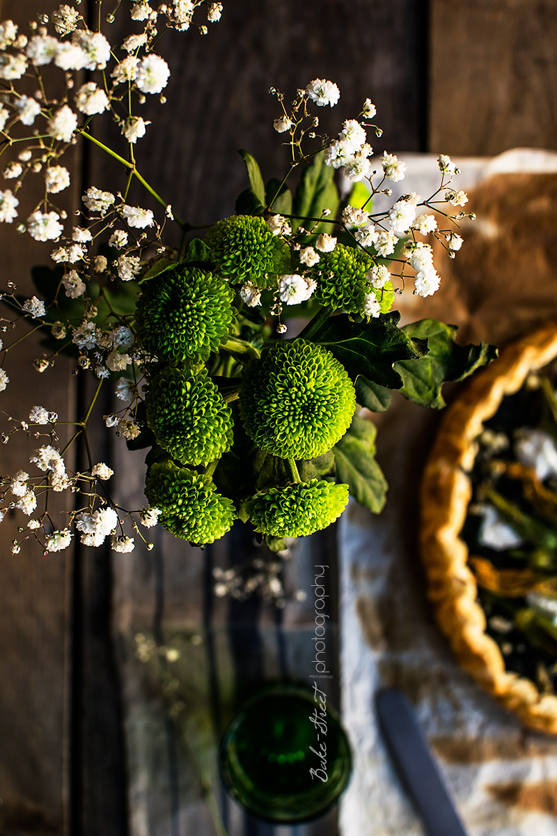 Pastel de Córcega con flores de calabacín