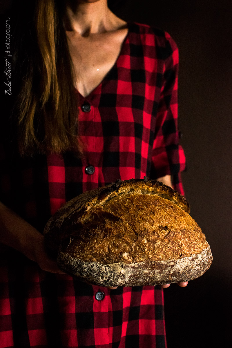  Pan de agua fermentada con chile y avellanas