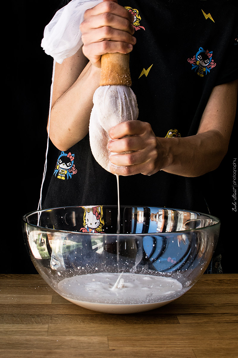 Cómo hacer leche de almendras