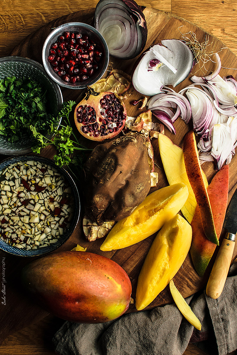 Batata asada rellena de berenjena y mango